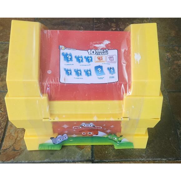 Pet Simulator Ultimate Bundle Red Treasuee Chest - Picture 5 of 8